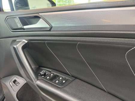 2020 Volkswagen Tiguan - photo 12