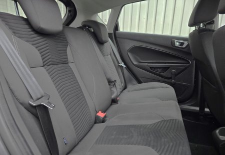 2016 Ford Fiesta - photo 21
