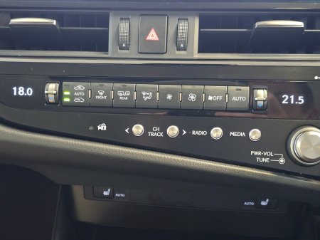 2025 Lexus ES - photo 15