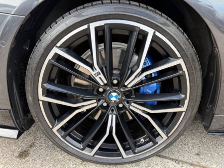 2021 BMW 5-Series - photo 10