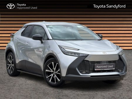 2025 Toyota C-HR HYBRID SPORT // SIDE STEPS // APPLE CARPLAY/ANDROID AUTO // REAR CAMERA // FULL WARRANTY