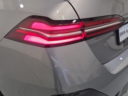 2024 BMW 5-Series - photo 19