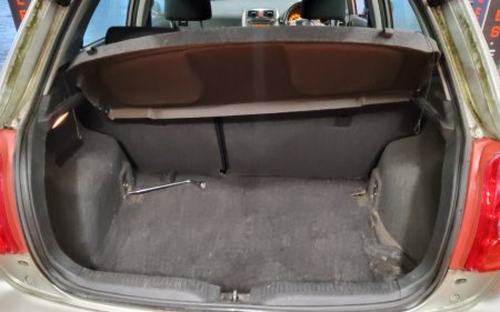 2010 Toyota Auris - photo 12
