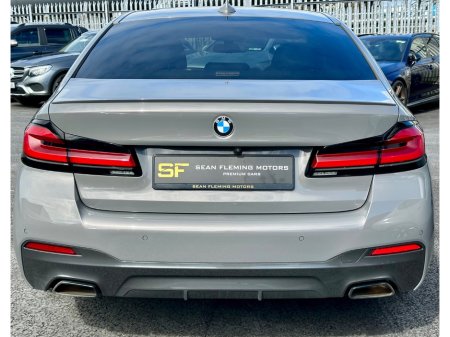 2022 BMW 5-Series - photo 9