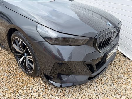 2024 BMW 5-Series - photo 7
