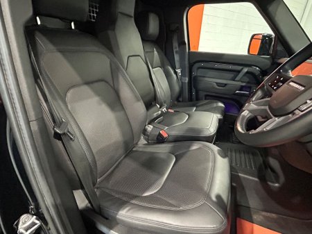 2025 Land Rover Defender - photo 9