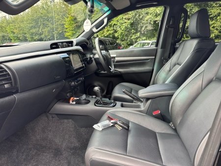 2025 Toyota Hilux - photo 6