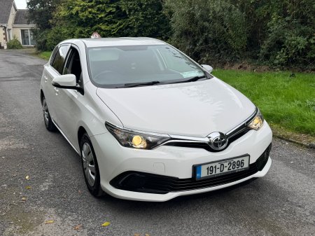 2019 Toyota Auris 1.4 D-4D (90) 5Dr Aura