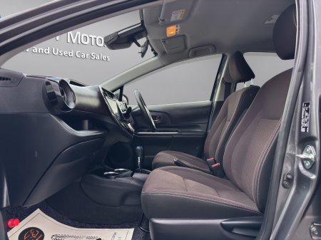 2019 Toyota Aqua - photo 16