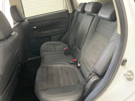 2020 Mitsubishi Outlander - photo 16