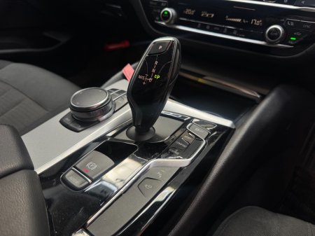 2017 BMW 5-Series - photo 11