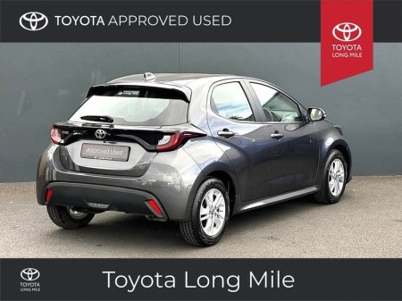 2025 Toyota Yaris - photo 2