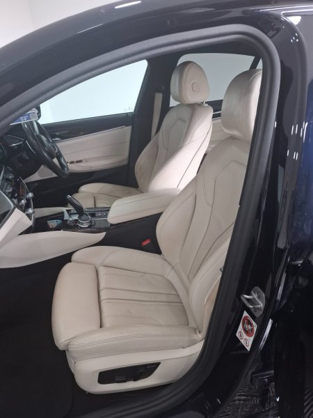 2017 BMW 5-Series - photo 18
