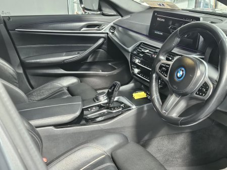 2022 BMW 5-Series - photo 21