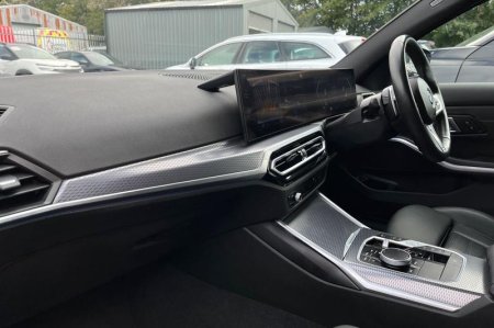2024 BMW 3-Series - photo 18