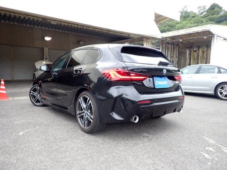 2021 BMW 1-Series - photo 2
