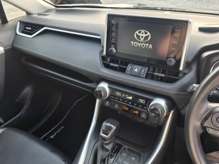 2020 Toyota RAV4 - photo 11