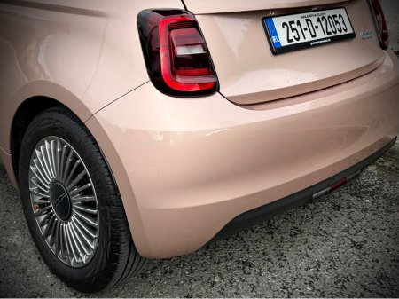 2025 Fiat 500e - photo 13