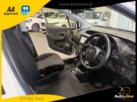 2020 Toyota Vitz - photo 11