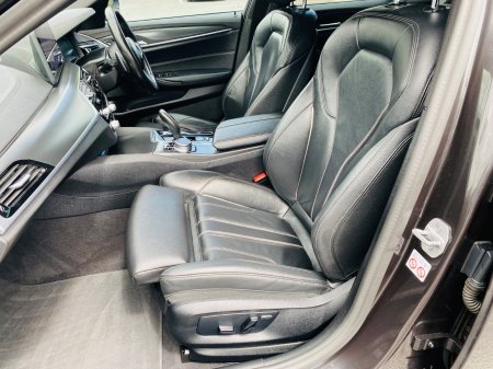 2023 BMW 5-Series - photo 14