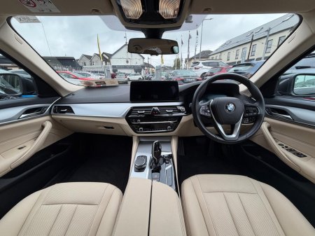 2023 BMW 5-Series - photo 16