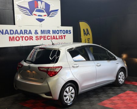 2017 Toyota Vitz - photo 7