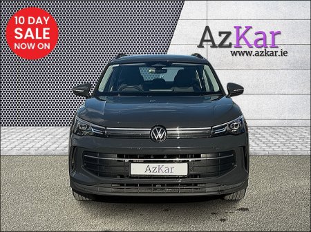 2025 Volkswagen Tiguan - photo 2