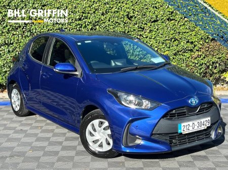 2021 Toyota Yaris X 1.5 HYBRID AUTO // APPLE CARPLAY/ANDROID AUTO // PARKING SENSORS // ADAPTIVE CRUISE CONTROL