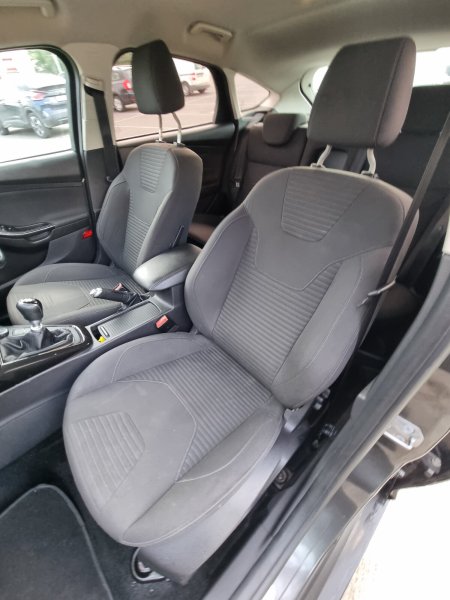 2015 Ford Focus - photo 14