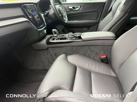 2025 Volvo V60 - photo 4