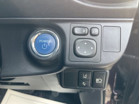 2016 Toyota Aqua - photo 16