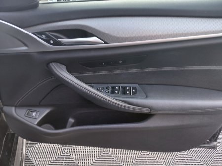 2020 BMW 5-Series - photo 10