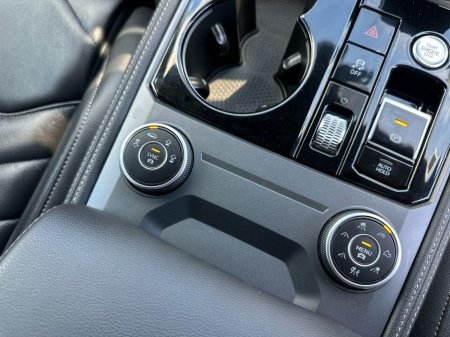 2024 Volkswagen Touareg - photo 18