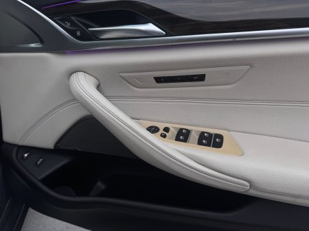 2017 BMW 5-Series - photo 30
