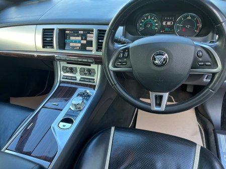2015 Jaguar XF - photo 34