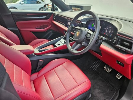 2026 Porsche Macan - photo 8