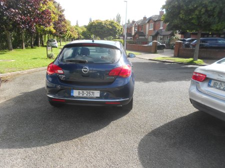 2011 Opel Astra - photo 2