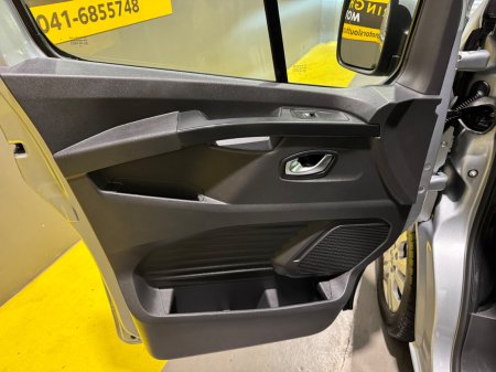 2022 Renault Trafic - photo 28