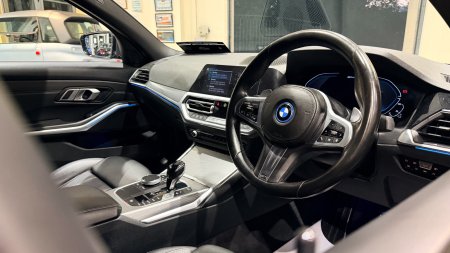 2022 BMW 3-Series - photo 6