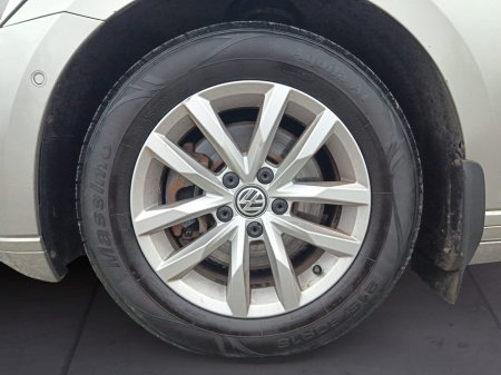 2016 Volkswagen Passat - photo 16
