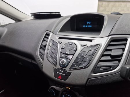 2016 Ford Fiesta - photo 18