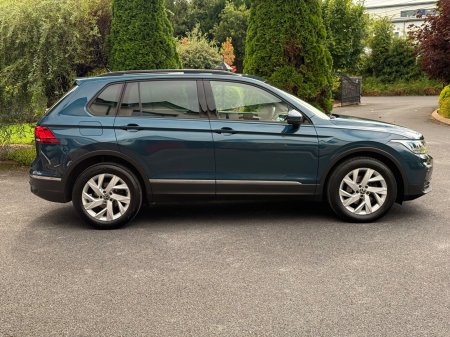 2023 Volkswagen Tiguan - photo 9