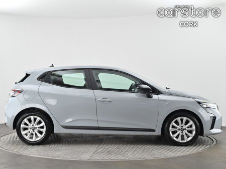 2024 Renault Clio - photo 2