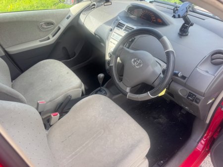 2008 Toyota Vitz - photo 14