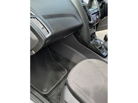 2017 Ford Focus - photo 11