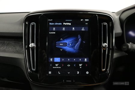 2023 Volvo XC40 - photo 32
