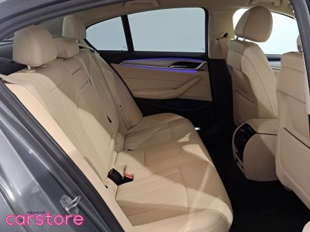 2023 BMW 5-Series - photo 13