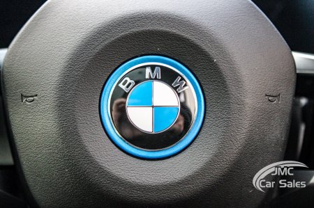2025 BMW 5-Series - photo 29