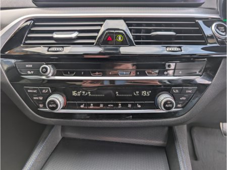 2023 BMW 5-Series - photo 17