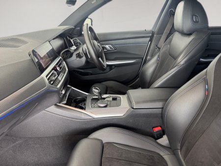 2022 BMW 3-Series - photo 16